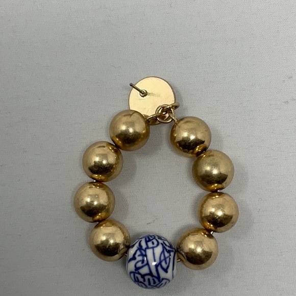 NWT Canvas yellow gold tone dangle earrings - Picture 2 of 5